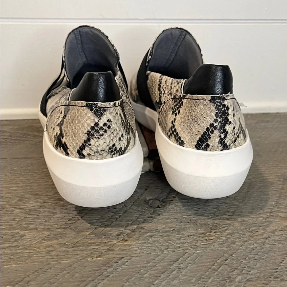 NWT - Clarks Women’s Kayleigh River Taupe Snake Slip-On Loafers - Size 10 - Picture 6 of 7